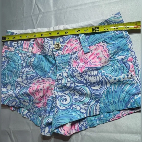 LILLY PULITZER "WALSH"
BLUE SHELL TO RAISE HAVEN
SHORTS SIZE- 00 - Picture 9 of 15